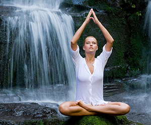 NOTEVOLI BENEFICI PER LE DONNE CHE PRATICANO LA MEDITAZIONE.